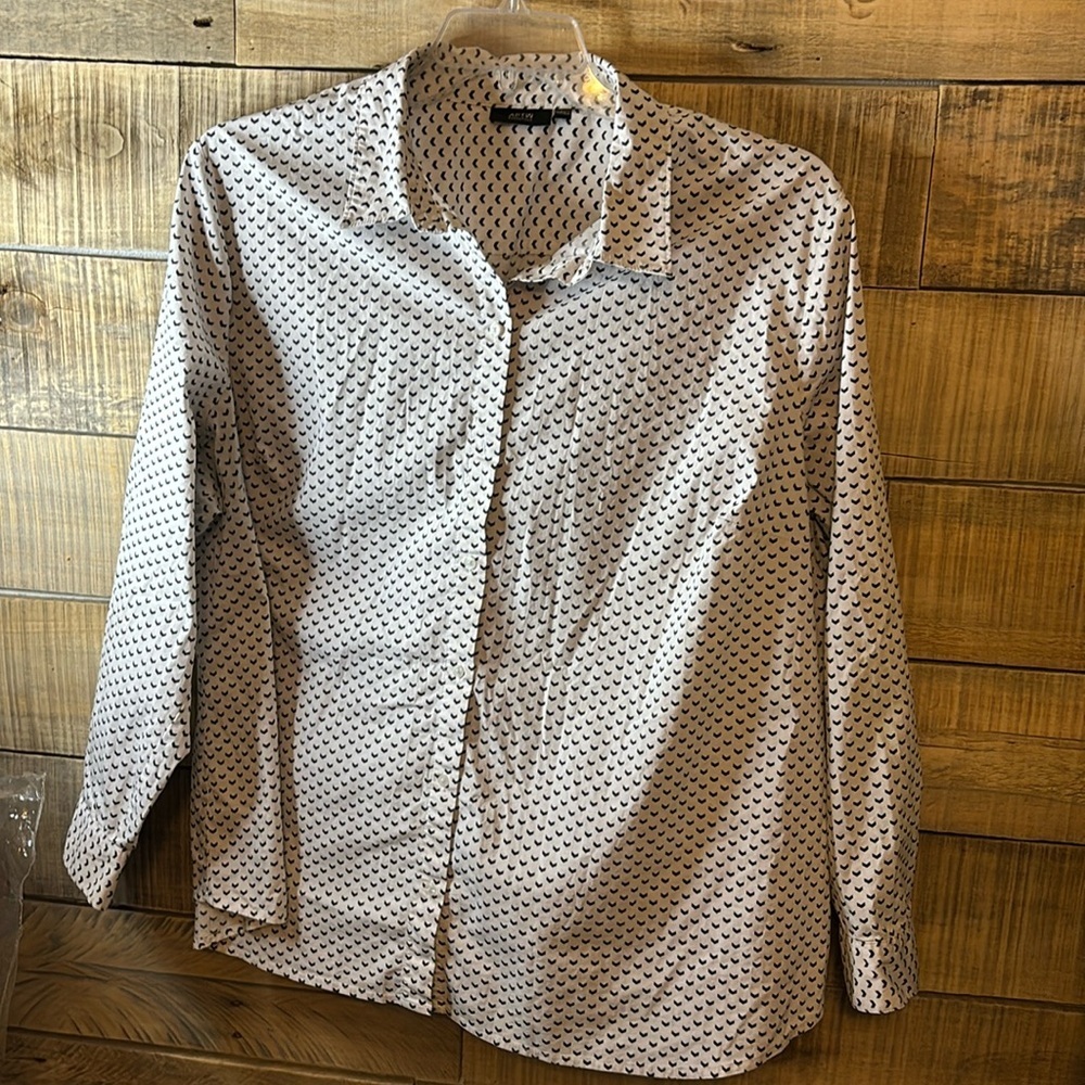 Women’s blouse